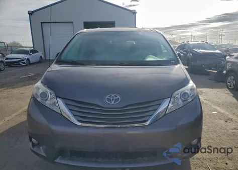 2012 Toyota Sienna Xle z USA, uszkodzony, nr VIN 5TDDK3DC4CS045283